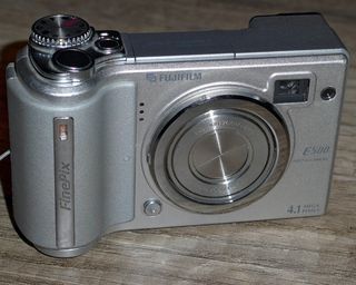 Fujifilm FinePix E500 C. Zahn - Digitalkamera-Museum