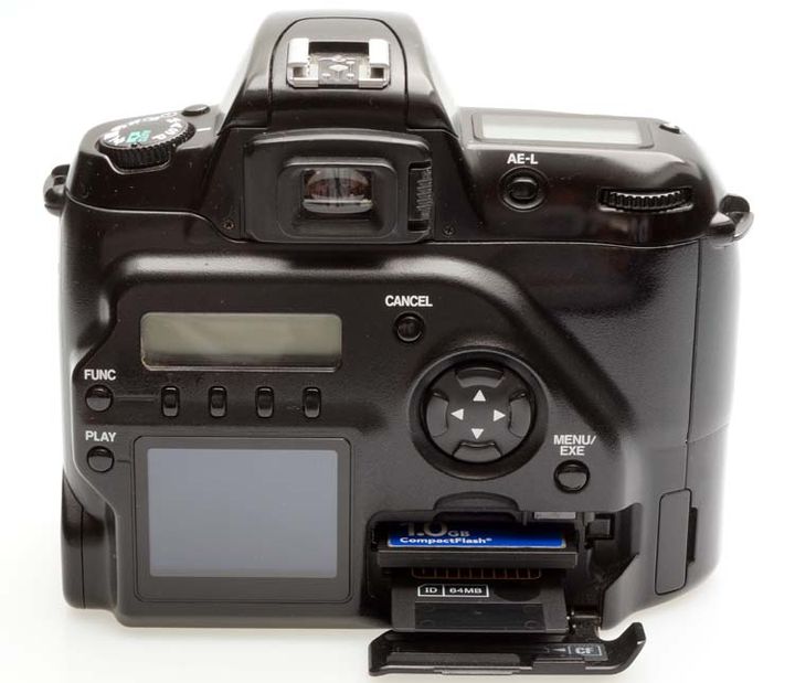 Fuji/Nikon DSLR Finepix S1 Pro DigitalkameraMuseum