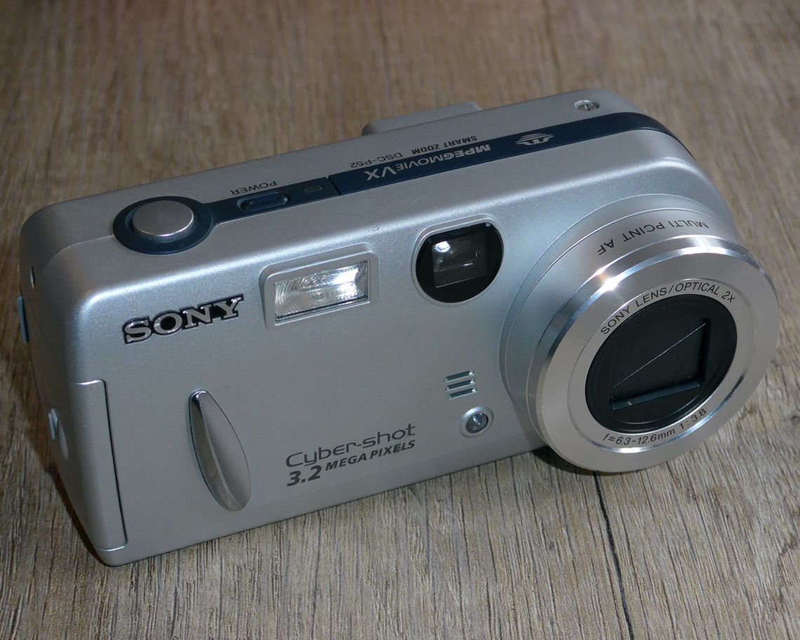 Sony CyberShot DSCP52 C. Zahn DigitalkameraMuseum