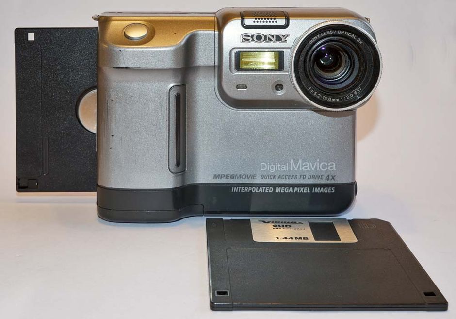 Sony Mavica FD83 neu - Digitalkamera-Museum