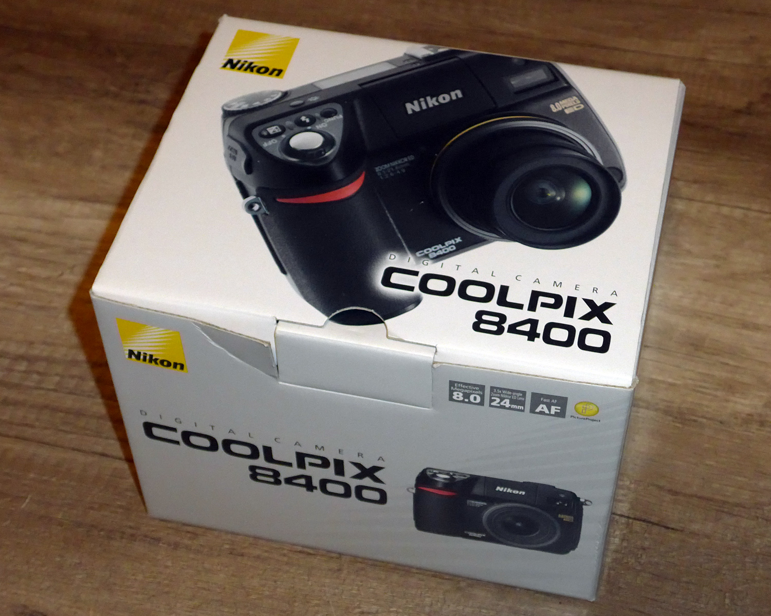 Nikon Coolpix 8400 C. Zahn DigitalkameraMuseum